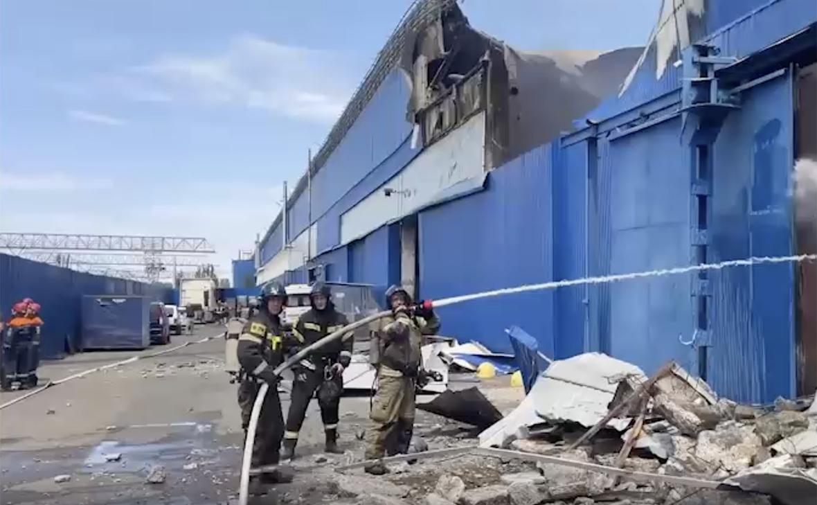 Загорелся склад на площади 3,5 тыс. кв. м в Ставрополе